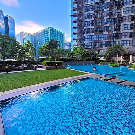 Uptown Parksuites Tower 1 At Bgc - Staycations Up Above 12