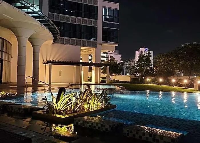 Uptown Parksuites Tower 1 At Bgc - Staycations Up Above 12 5*