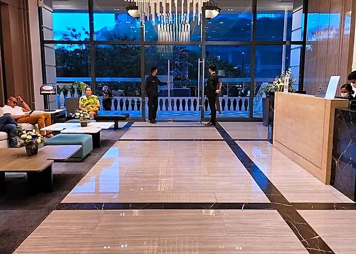 Uptown Parksuites Tower 1 At Bgc - Staycations Up Above 12 5* Манила