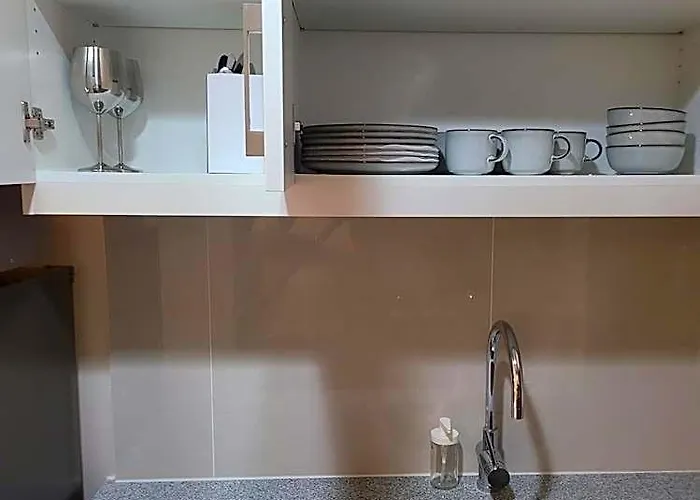Uptown Parksuites Tower 1 At Bgc - Staycations Up Above 12 Манила