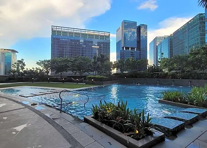 Uptown Parksuites Tower 1 At Bgc - Staycations Up Above 12 5* Манила