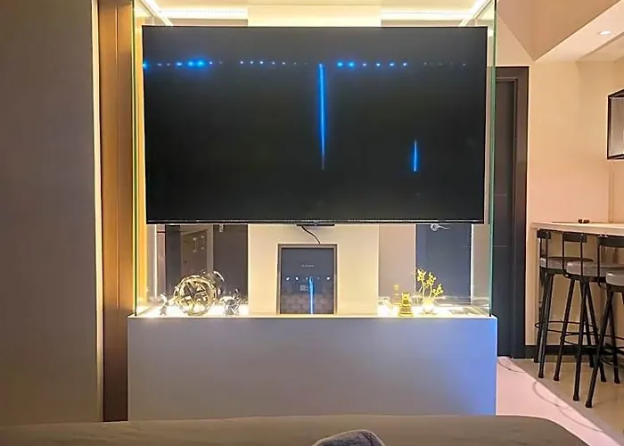 Uptown Parksuites Tower 1 At Bgc - Staycations Up Above 12