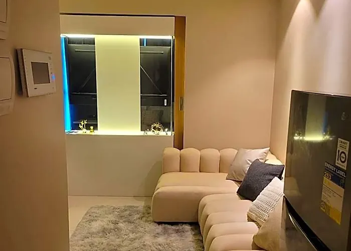 Uptown Parksuites Tower 1 At Bgc - Staycations Up Above 12 Отель Манила