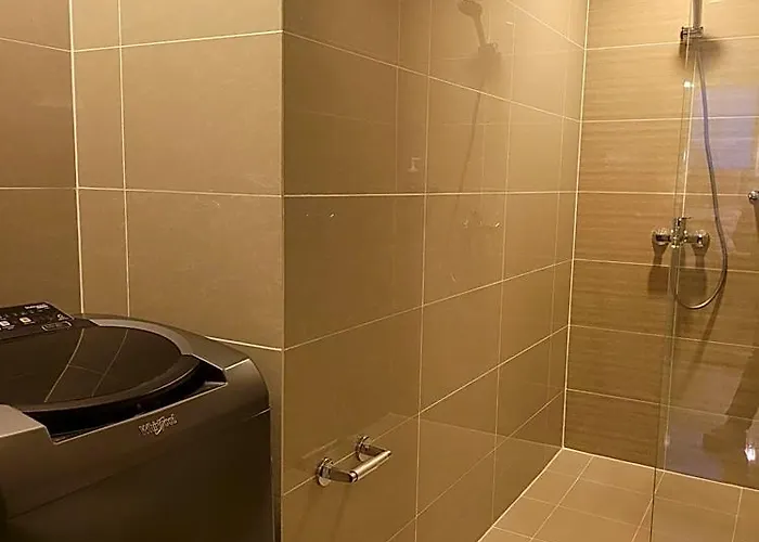 Uptown Parksuites Tower 1 At Bgc - Staycations Up Above 12 5*